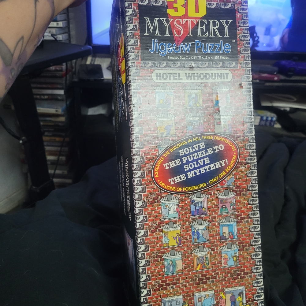 VINTAGE 3D Mystery Jigsaw Puzzle - Hotel Whodunit - Picture 2 of 12